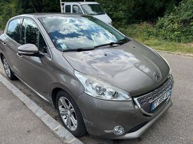A vendre Peugeot 208 à Wittenheim 68270